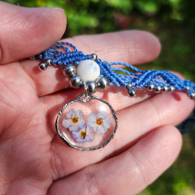 Collier ras-de-cou macramé, myosotis sylva memoriae
