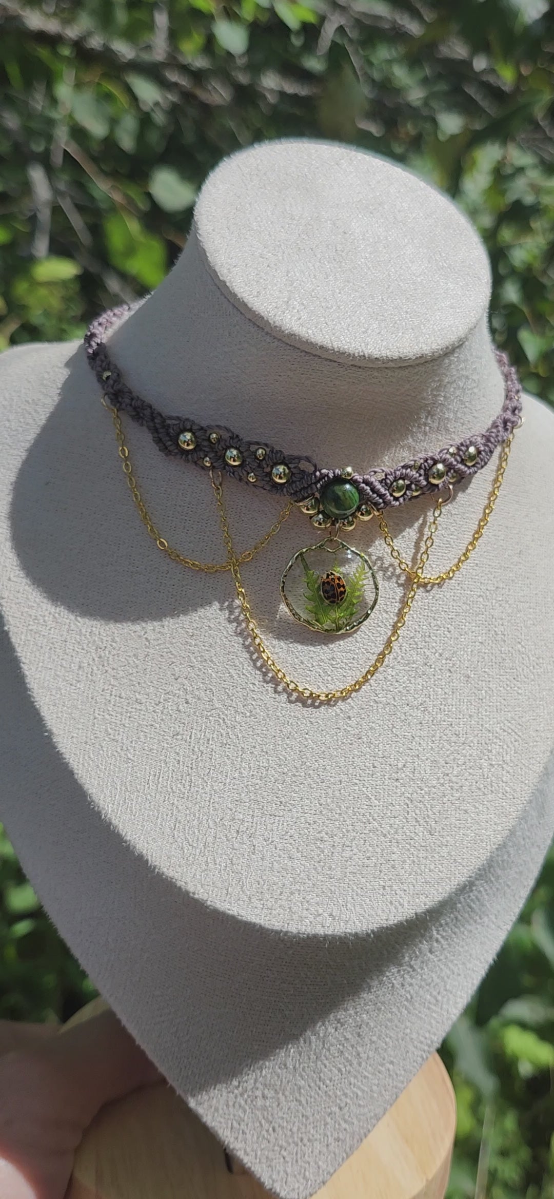 Collier ras-de-cou macramé, coccinelle porte-bonheur