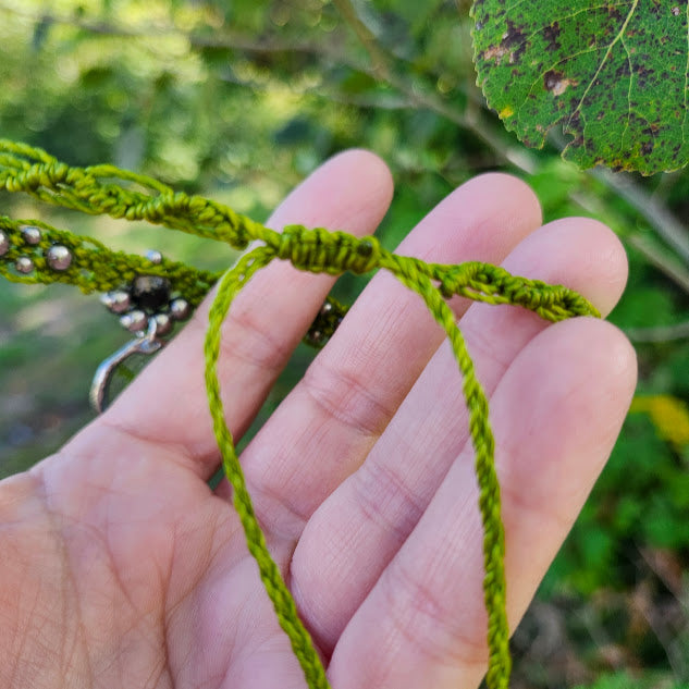 Collier ras-de cou macramé, coccinelle porte-bonheur